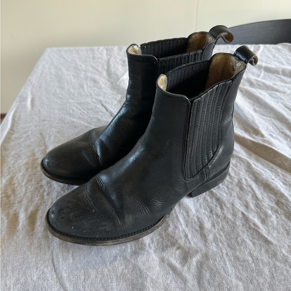 Frye Jamie Chelsea Boot - Picture 2 of 6